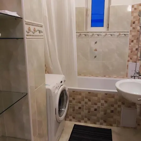 - - Robotnícka Bratislava