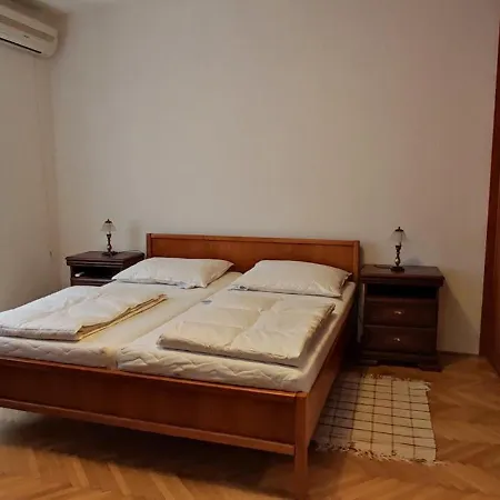 Apartamento - - Robotnícka *